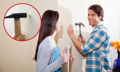Sai lầm khi đóng đinh vào tường phòng khách khiến tiền tài hao hụt, thu hút tiểu nhân, vận may tiêu tán
