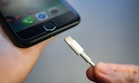 4 sai lầm khi sạc iPhone mà hầu như ai cũng mắc phải ít nhất 1 điều