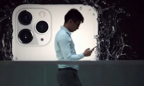 Hàng triệu chủ sở hữu iPhone được khuyên bán máy trước khi 'siêu bão' đổ bộ