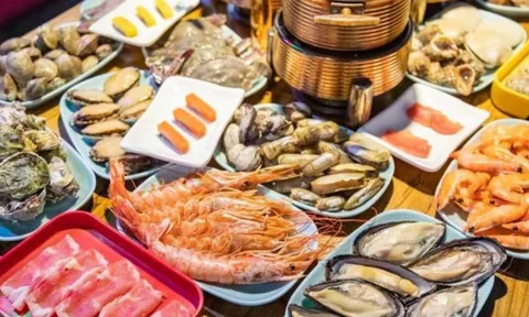 Người 'khôn mồm' đi ăn buffet sẽ không đụng đũa 8 món này, ăn nhiều chỉ có lỗ
