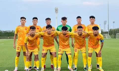 Việt Nam bất ngờ bị Lào cầm hòa