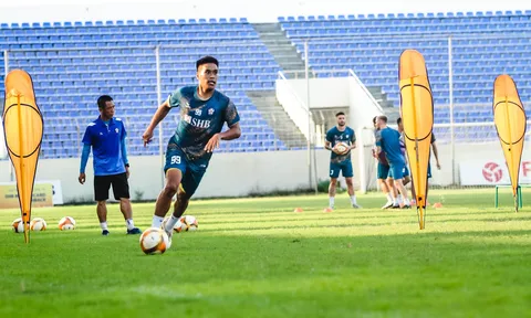 Cầu thủ Việt kiều 'khăn gói' lên đường sang Đức