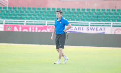 Thêm HLV rơi vào cảnh mất việc ở V-League 2023