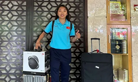 Vừa ghi bàn, Huỳnh Như lại gây chú ý trước khi sang Đức thi đấu