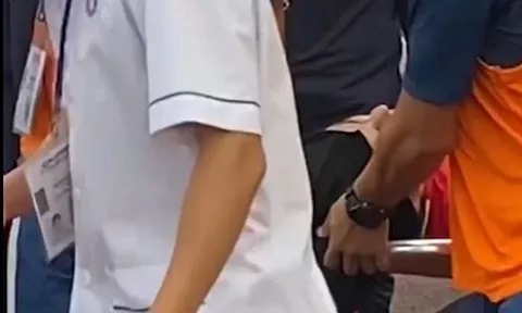 Đối thủ của U20 Việt Nam phải thở oxy nhập viện vì lý do 'từ trên trời rơi xuống'