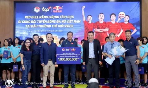 VIDEO: Toàn cảnh lễ trao thưởng 1 tỷ đồng cho ĐT nữ Việt Nam