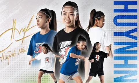Huỳnh Như tặng quà ý nghĩa trước World Cup
