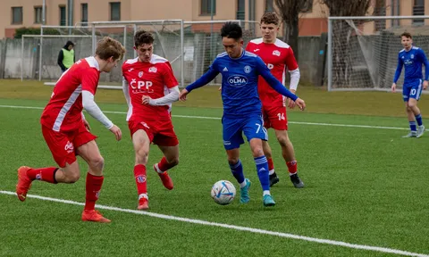 HLV Troussier 'chấm' sao Việt kiều từ châu Âu cho U23 châu Á