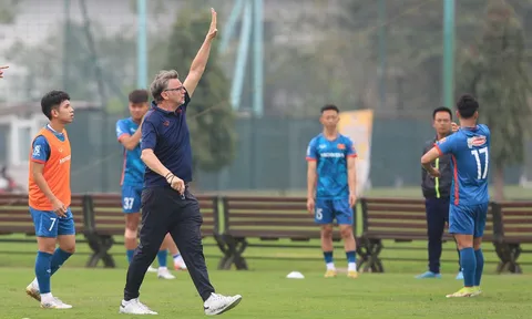 ĐT Việt Nam 'có biến', HLV Troussier chốt luôn nhân sự trận ra mắt