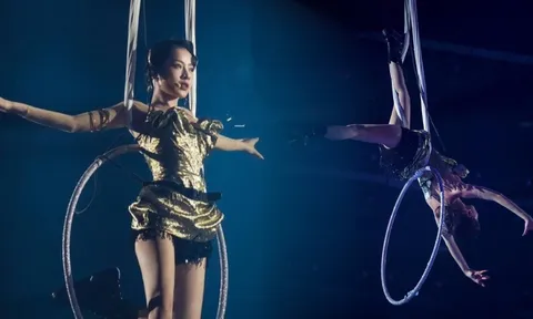 Chi Pu khiến dân tình thót tim với màn treo ngược người tại show Đạp Gió 2023