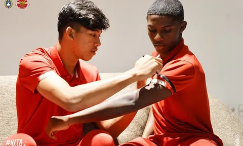 Bị tước quyền đăng cai, Indonesia đeo băng đen 'để tang' U20 World Cup