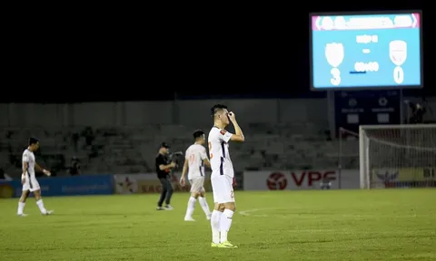 Tiến Linh bật khóc trong ngày Bình Dương chìm sâu dưới đáy BXH V.League 2023