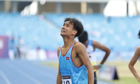 Xúc động lý do VĐV Campuchia òa khóc sau tấm HCV lịch sử tại SEA Games