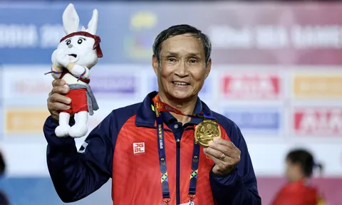 Người hâm mộ muốn tạc tượng huyền thoại sống của bóng nữ Việt Nam - HLV Mai Đức Chung