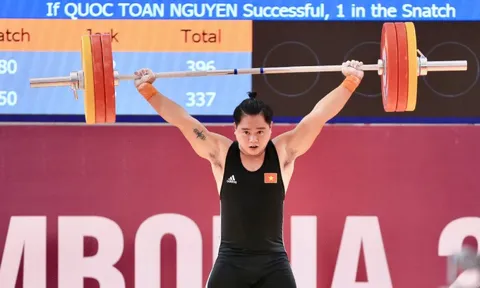 Đô cử sinh năm 2002 Việt Nam phá 3 kỷ lục, xuất sắc giành HCV SEA Games