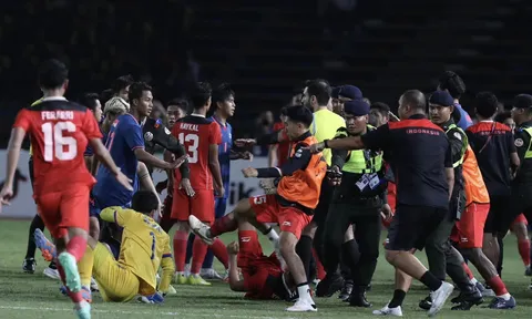 Hàng loạt tờ báo thể thao hàng đầu thế giới 'sốc' trước màn ẩu đả giữa U22 Thái Lan và U22 Indonesia
