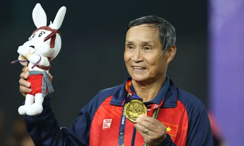 HLV Mai Đức Chung tiết lộ có đêm phải uống 3 viên thuốc ngủ ở SEA Games 32