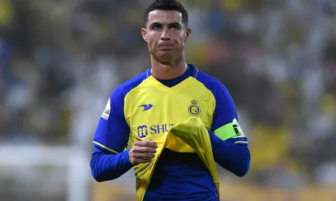 Ronaldo sốt sắng trở lại châu Âu