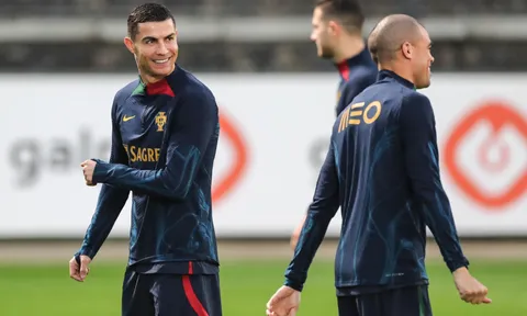 Ronaldo rớt giá thê thảm trên thị trường chuyển nhượng