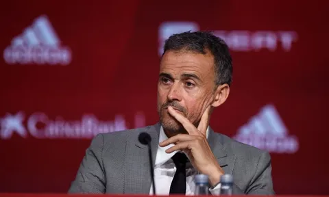 HLV Luis Enrique phá vỡ sự im lặng về việc dẫn dắt Chelsea