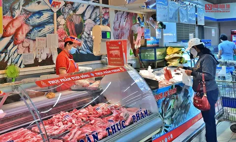 Vì sao giá xăng 4 phiên giảm nhưng giá thực phẩm vẫn "đứng im"?