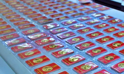 Giá vàng hôm nay 18/8 giảm sâu, giới đầu tư tiếp tục bán ròng