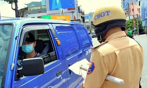 Tp.HCM: Cảnh báo "dịch vụ rởm" đổi giấy phép lái xe quốc tế