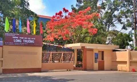 Tp.HCM: Học sinh lớp 12 gọi người lạ vào trường đánh bạn