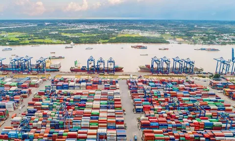 Thu gần 1.500 tỷ đồng phí cảng biển, Tp.HCM tái đầu tư hạ tầng ra sao?