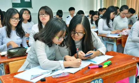 Lúng túng đổi tổ hợp môn học, học sinh chương trình mới phải làm gì?