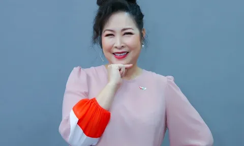 Giảm cân kỉ lục, NSND Hồng Vân ngày càng tự tin, đắt show đi sự kiện
