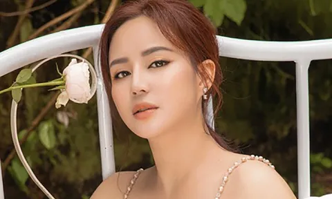 Ngỡ ngàng khi Vy Oanh bất ngờ xuất hiện trở lại sau khi khóa hết tài khoản mạng xã hội
