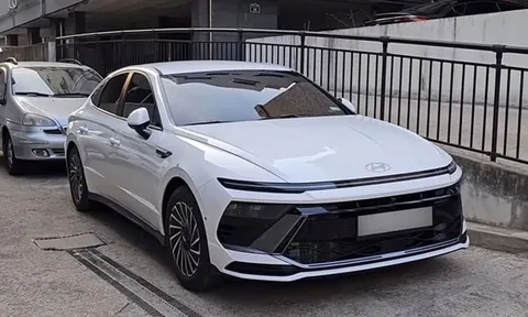 Hyundai Sonata 2024 lộ ảnh thực tế: Đủ sức "so kè" Toyota Camry?