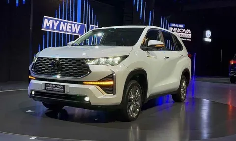 Nối gót Land Cruiser, Toyota Innova 2023 cũng là cái tên bắt người dùng phải đợi nhiều năm mới có xe