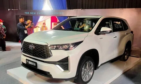 Đại lý "rục rịch" nhận cọc Toyota Innova Hybrid 2023, giá dự kiến hơn 1 tỷ đồng.