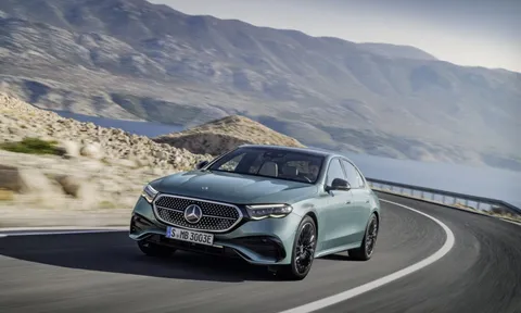 Mercedes E-Class 2024 nâng cấp động cơ, thêm tiện ích hằm hè đánh bại BMW