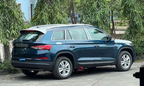 Đối thủ của Santa Fe lộ diện tại Việt Nam, ngoài "mác" xe châu Âu có gì?