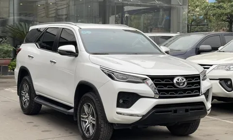 Toyota Fortuner và loạt SUV 7 chỗ giảm giá đồng loạt, cao nhất lên tới gần 200 triệu