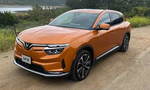 1.879 chiếc VinFast VF8 chính thức cập cảng Benicia, California, Mỹ