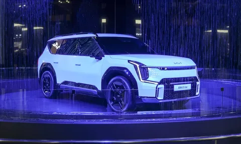 KIA EV9 mở bán với giá rẻ bất ngờ, liệu VinFast VF 9 có gặp khó?
