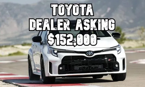 Đỉnh điểm bán xe “bia kèm lạc”: Đại lý Toyota hét giá xe cao gấp 3 lần, ngang ngửa một chiếc Aston Martin