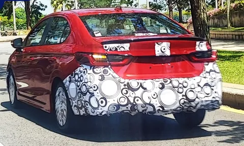 Honda City facelift 2023 xuất hiện trên phố, thêm nâng cấp đấu với Toyota Vios
