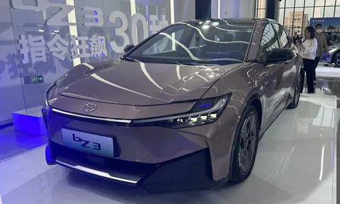 Toyota và các hãng xe đồng hương đang “đuối sức” trong cuộc đua xe điện