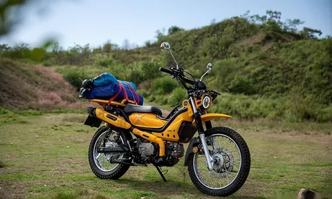 Mẫu xe máy cực chất với ống xả kiểu súng máy 6 nòng, giá quy đổi chỉ ngang Honda Future