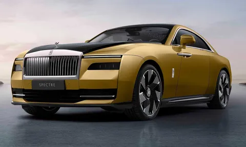 Ô tô điện bán quá chạy, Rolls-Royce “bắt” khách mua chờ tới 2 năm