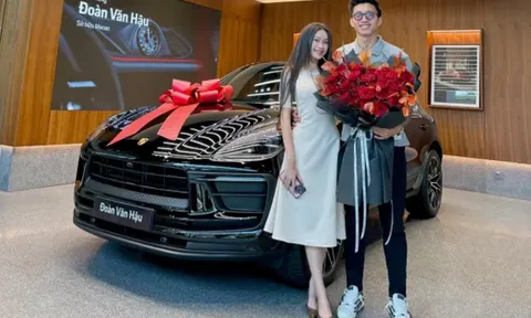 "Chán" Mercedes, Đoàn Văn Hậu tậu Porsche Macan giá gần 5 tỷ đồng