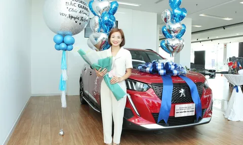 THACO hoàn tất thủ tục trao Peugeot 2008 cho VĐV Nguyễn Thị Oanh