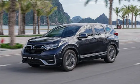Honda CR-V được ưu đãi hơn trăm triệu, quyết đua giảm giá với Mazda CX-5