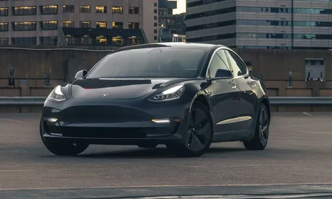 Xe điện Tesla Model 3 siêu rẻ, giá quy đổi chỉ ngang Toyota Vios ở Việt Nam là có thật!
