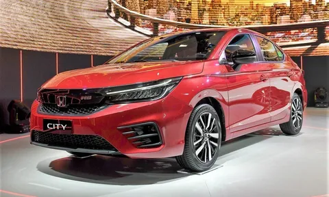 Vừa chốt lịch ra mắt phiên bản mới, Honda City tiếp tục được giảm giá mạnh để đẩy hàng tồn